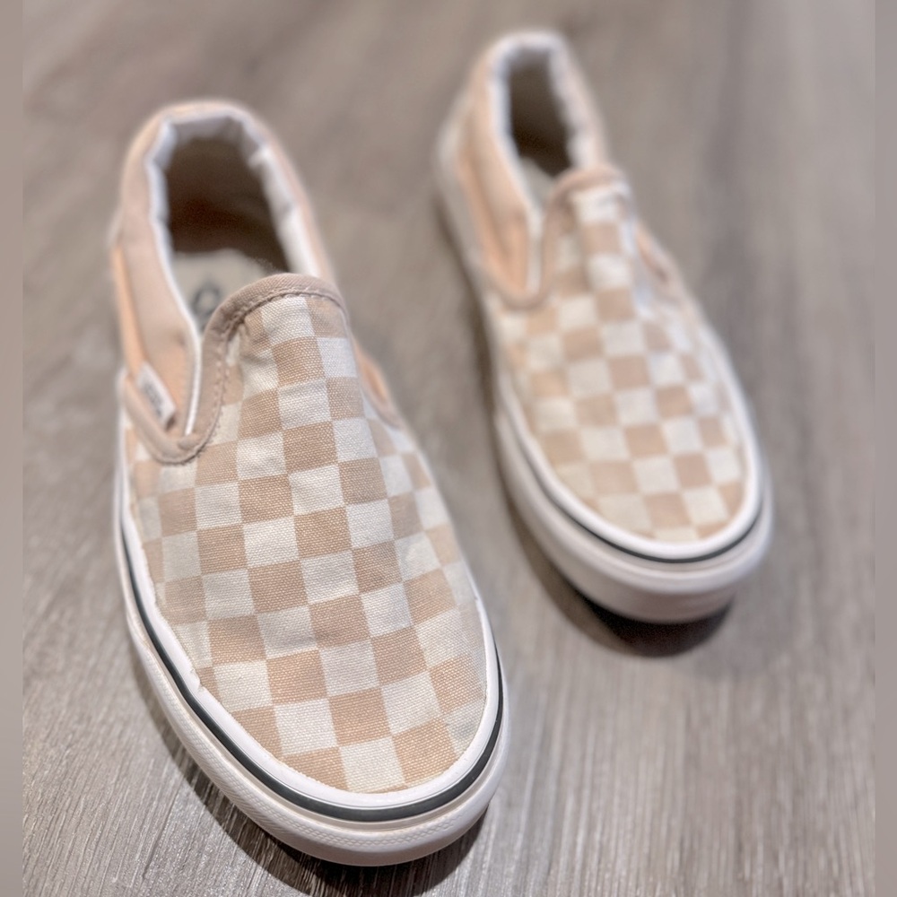Vans 👟 size 3.5 kids 5 women’s. Gently used. Very clean
